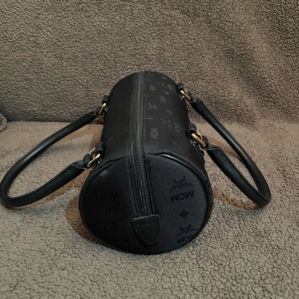 Authentic MCM black papillon - Picture 2 of 4